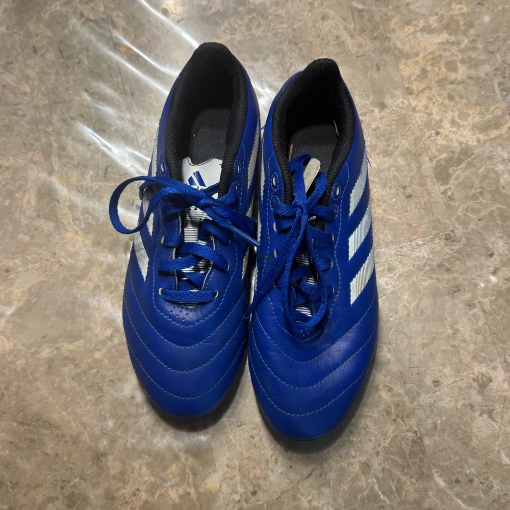 Blue/Ftwr White/Core Black" Soccer Cleats
Size 3.5
In great condition
Unisex - Picture 3 of 8